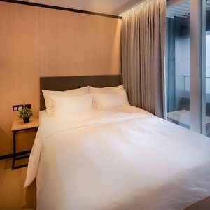 Harbour View Two Bedroom two bathrooms balcony South Tower
